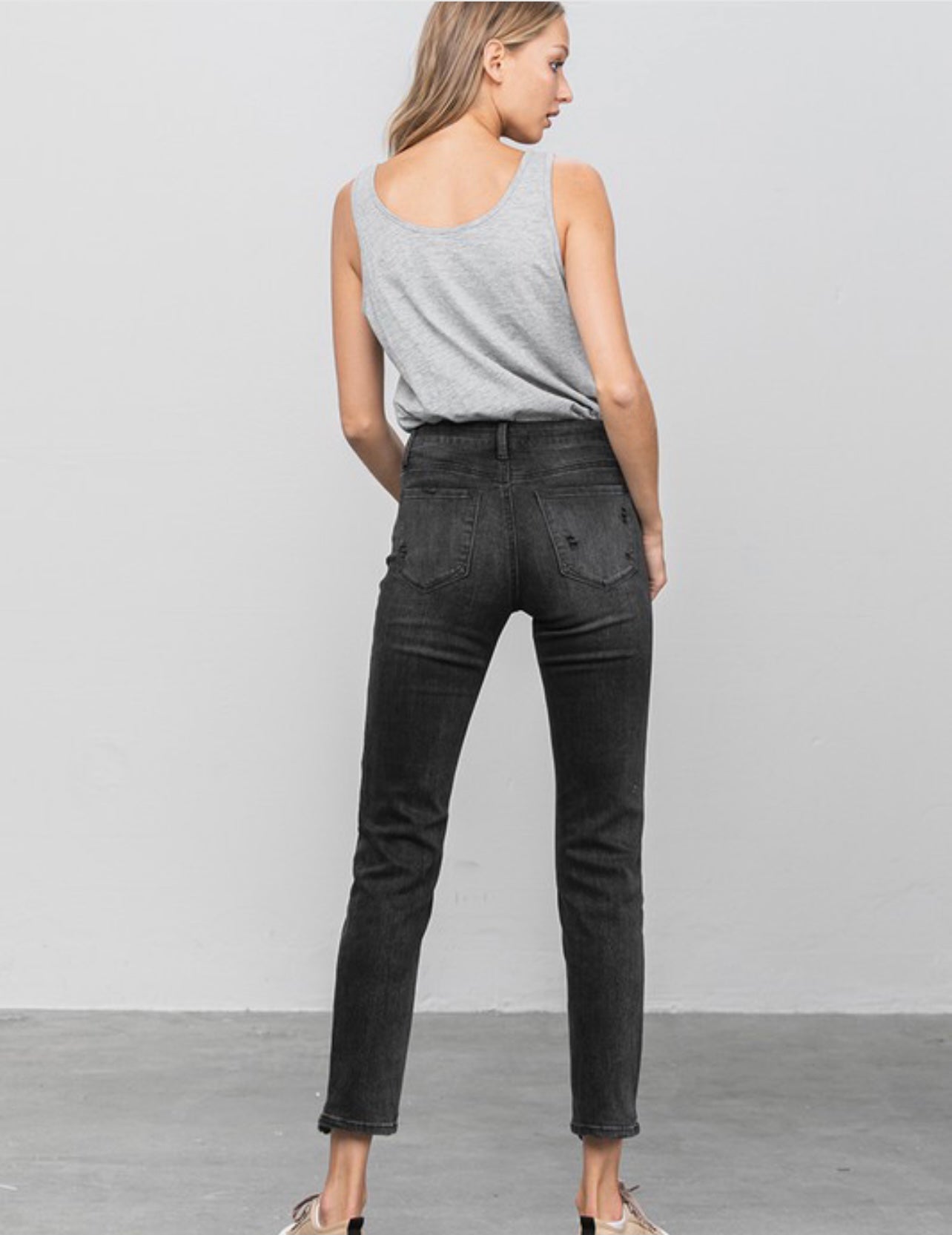 Mid-rise Ankle Straight Jeans